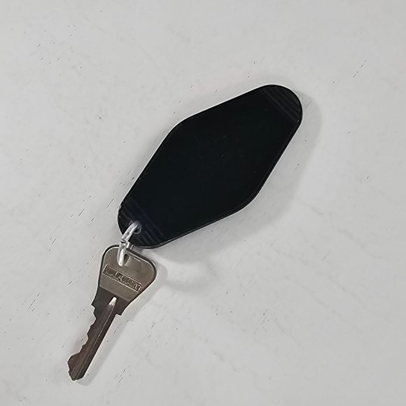 Vintage Peal's Resort Mountain Home Arkansas Hotel Room Key Fob - Picture 5 of 8